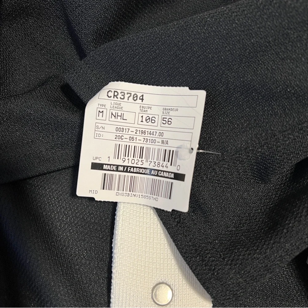 Adidas NHL Detroit Red Wings black jersey - Picture 6 of 7